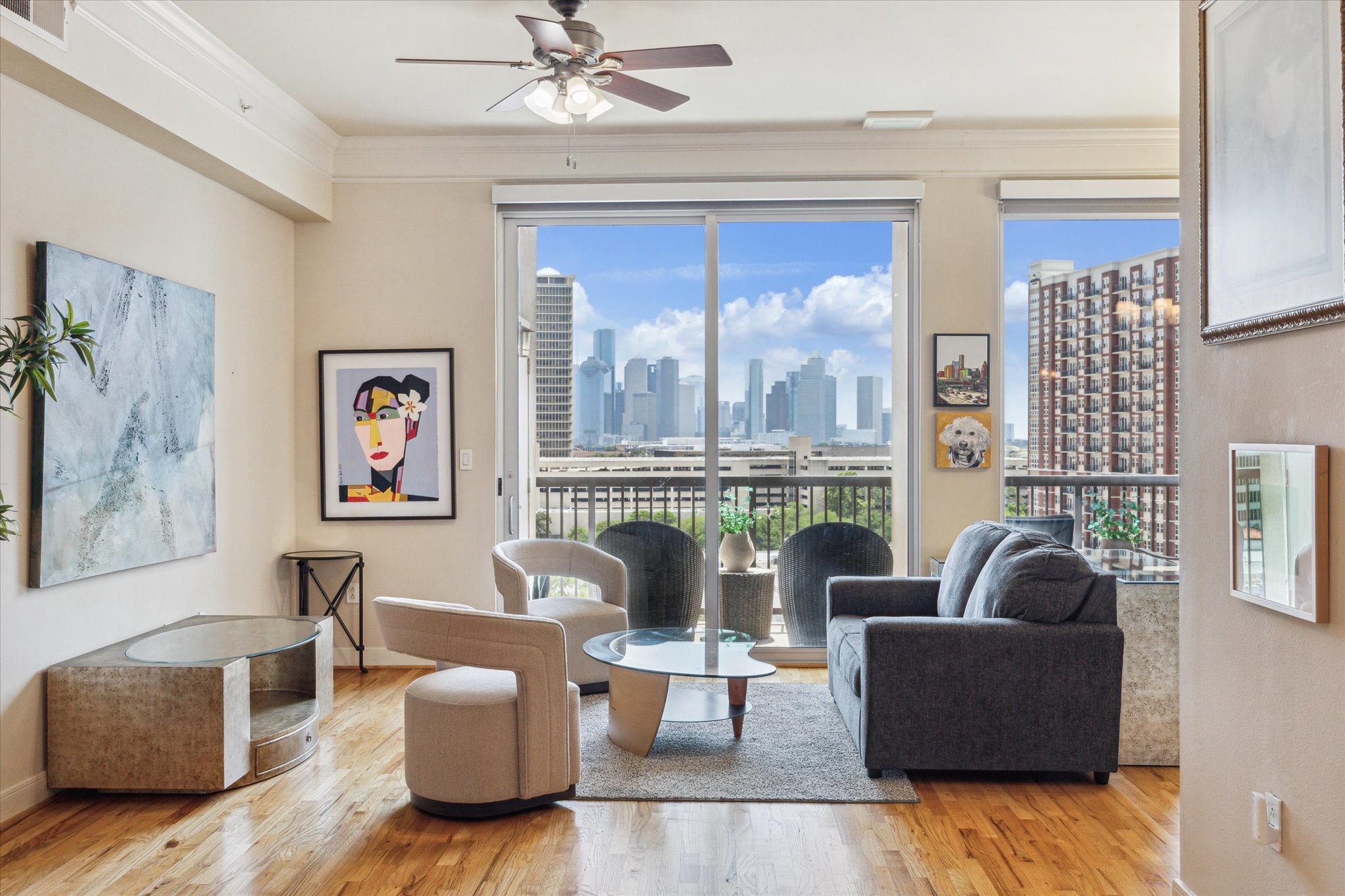 3333 Allen Parkway, Unit 1004 Houston, TX 77019 - Photo 35 of 36 a living room with furniture and a large window