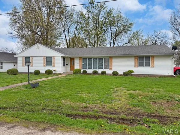 $275,000 | 1020 West Taylor Street, Bowling Green, MO 63334