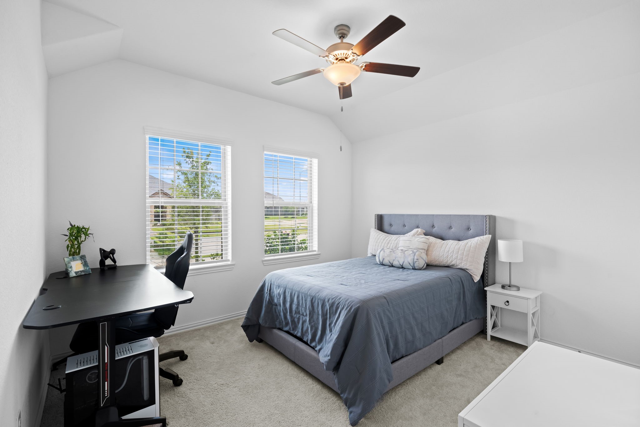 14206 Hawley Village Way Rosharon, TX 77583 - Photo 19 of 30 Secondary Bedroom 1