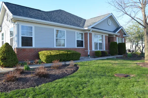 $289,000 | 21520 Victory Lake Way, Crest Hill, IL 60403