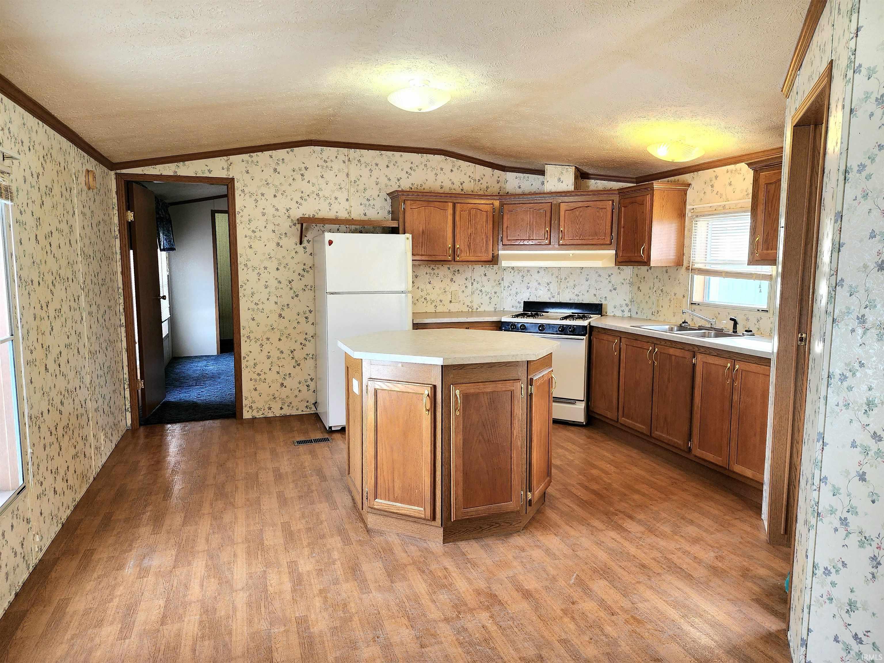 7665 Renner Street Hamilton, IN 46742 - Photo 6 of 26