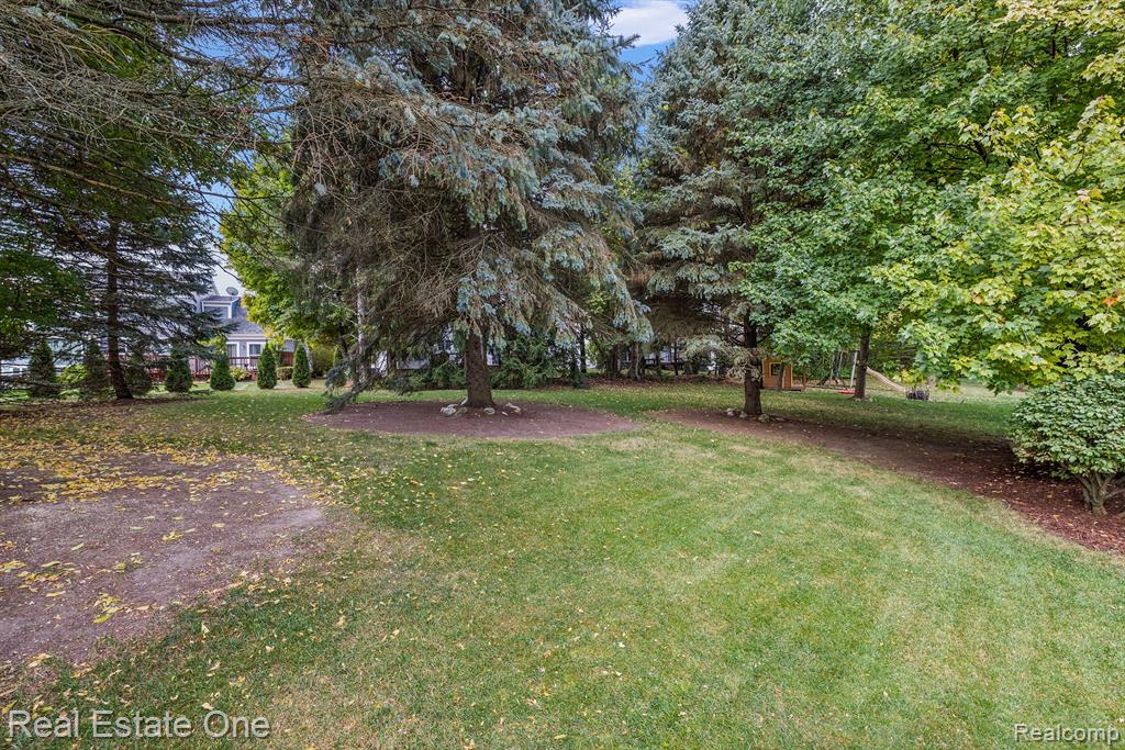 450 Whitney Drive Rochester Hills, MI 48307 - Photo 8 of 32