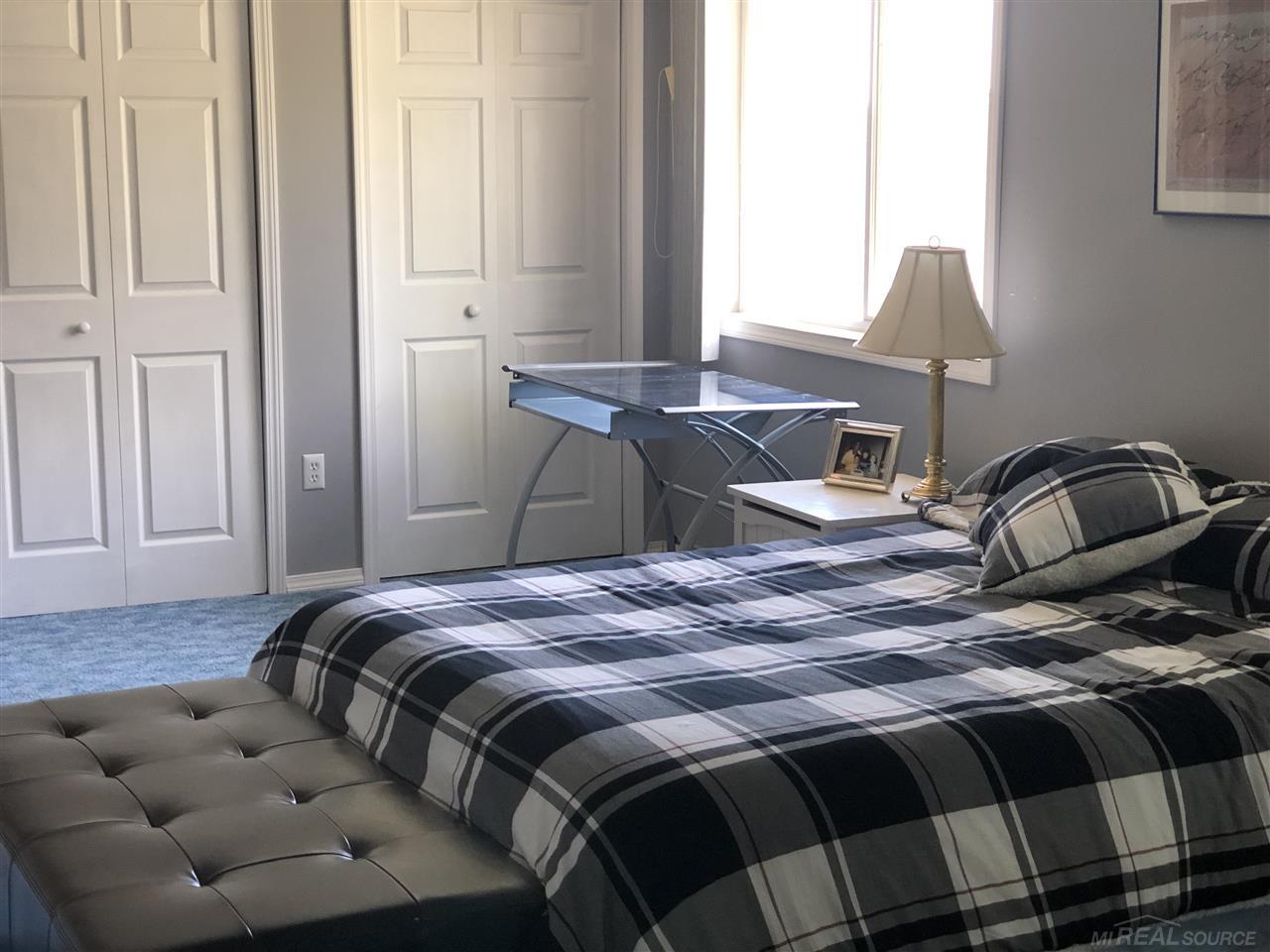 8126 Lakeshore Road Fort Gratiot, MI 48059 - Photo 12 of 29 50013537-11.JPG