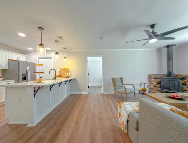 $2,000 | 703 3rd Street Northeast, Havana, FL 32333