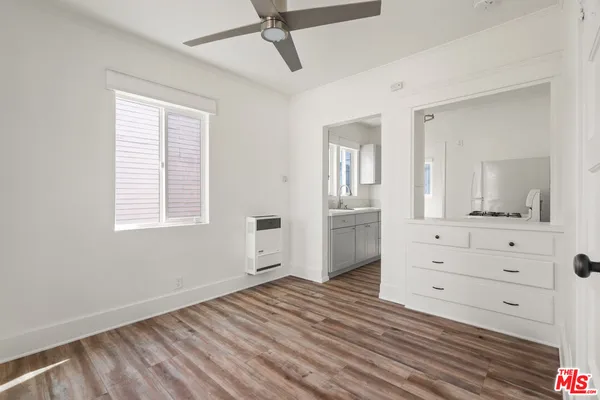 $2,200 | 932 1/2 California Avenue, Venice, CA 90291