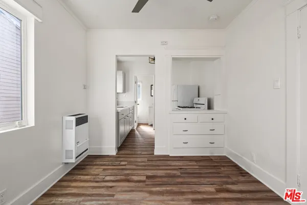 $2,200 | 932 1/2 California Avenue, Venice, CA 90291