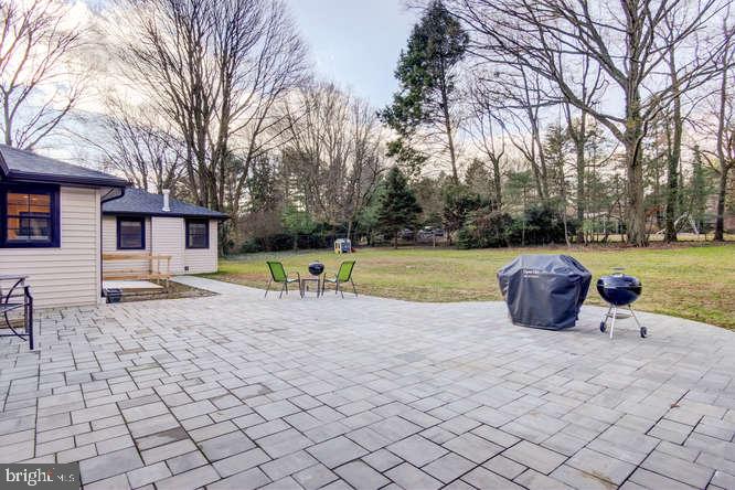 201 Brookhaven Road Wallingford, PA 19086 - Photo 23 of 25 EP Henry Paver Patio