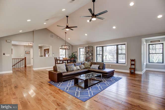 201 Brookhaven Road Wallingford, PA 19086 - Photo 5 of 25 Attractive open floor plan