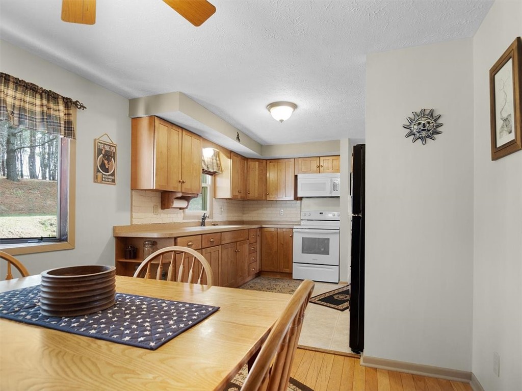140 Budd Road Arcadia, NY 14513 - Photo 15 of 49 Dining to Kitchen