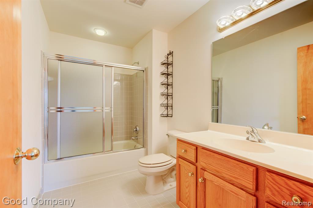 50837 Raintree Circle Chesterfield, MI 48047 - Photo 19 of 37