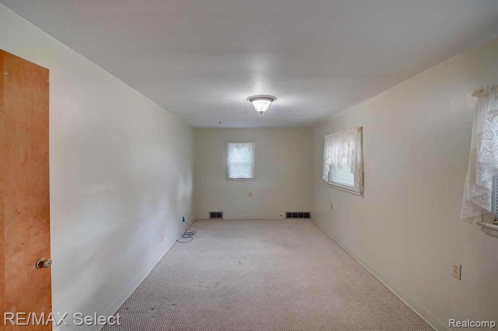 3151 South Center Road Burton, MI 48519 - Photo 17 of 26