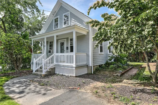 $3,000 | 25 Anoka Avenue, Barrington, RI 02806
