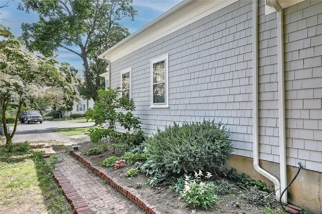 $3,000 | 25 Anoka Avenue, Barrington, RI 02806