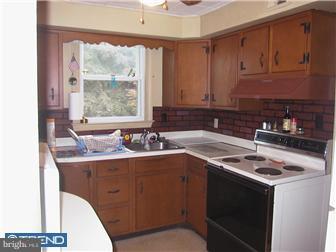 1533 Norman Road Havertown, PA 19083 - Photo 5 of 12