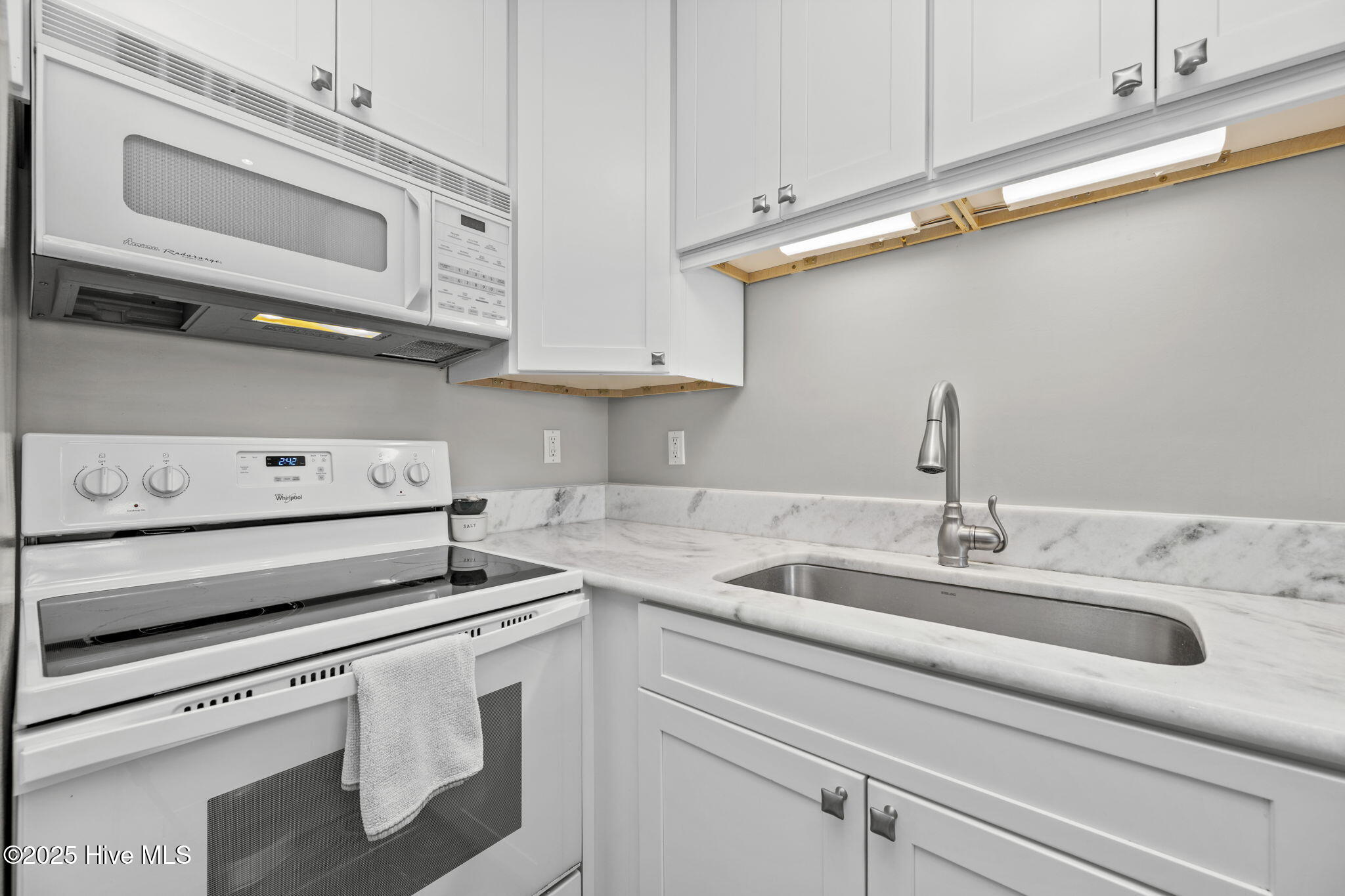 121 Old Causeway Road, Unit 12 Atlantic Beach, NC 28512 - Photo 11 of 31 10-web-or-mls-121-OldCausewayRd-U12-010