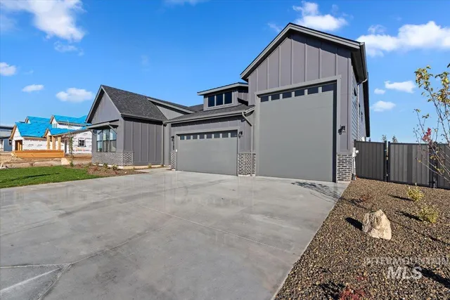 $899,900 | 7760 West Flathead Lake Street, Eagle, ID 83616