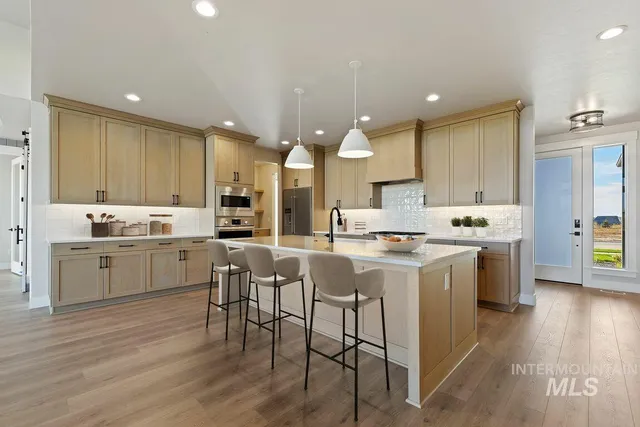 $899,900 | 7760 West Flathead Lake Street, Eagle, ID 83616