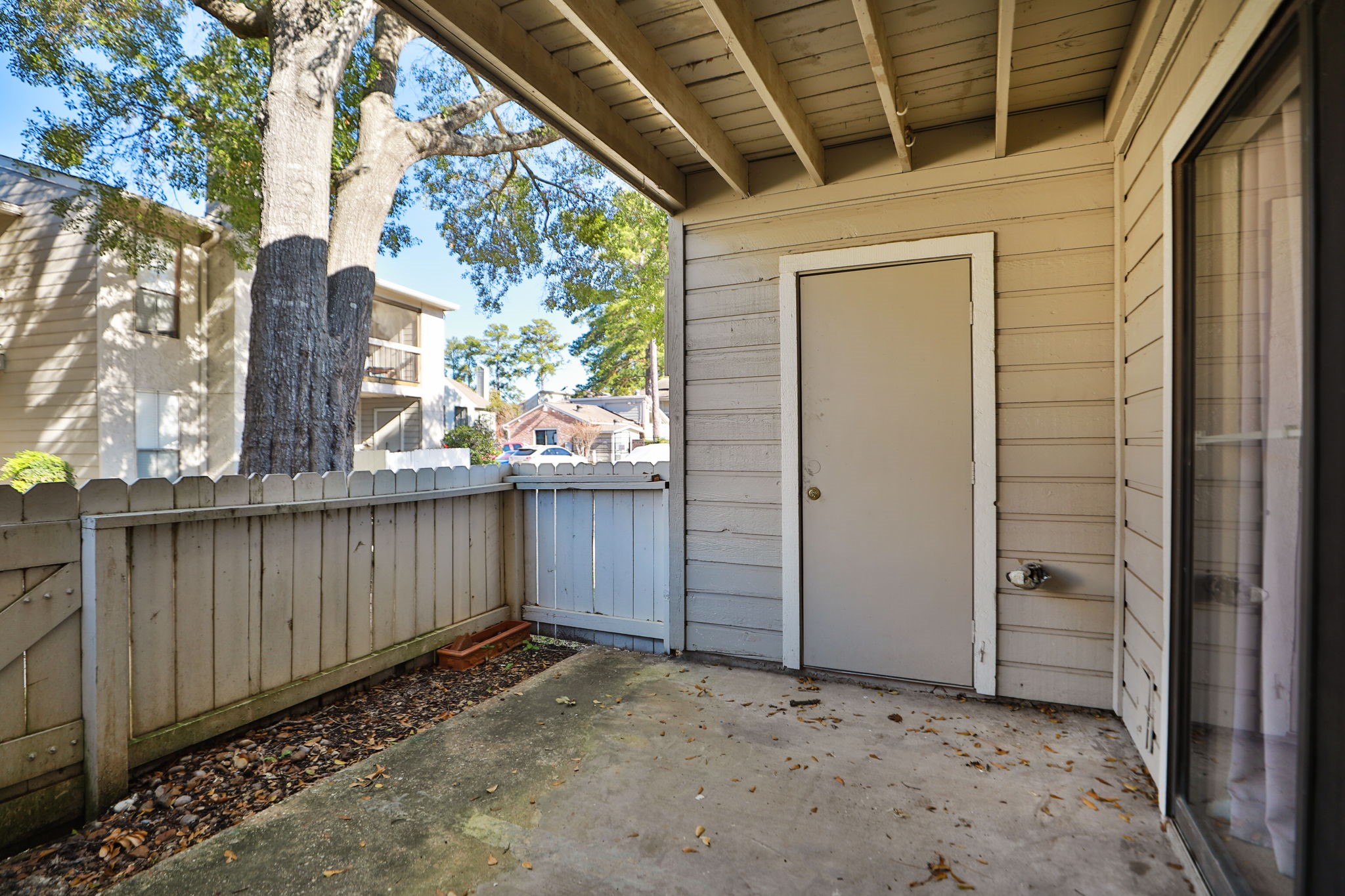 17401 Red Oak Drive, Unit 97 Houston, TX 77090 - Photo 28 of 37 a view of a wooden door
