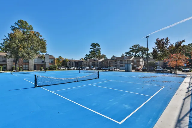a view of a tennis court