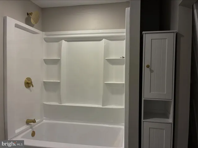 $2,600 | 760 Ashbourne Avenue, Lindenwold, NJ 08021