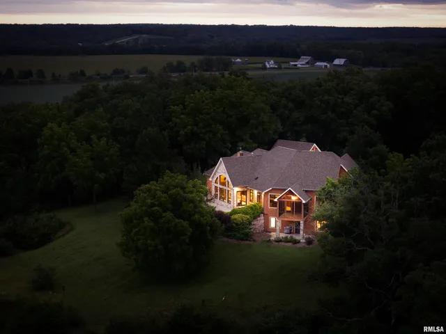 $1,395,000 | 1841 North 1400th Road, Dahinda, IL 61428