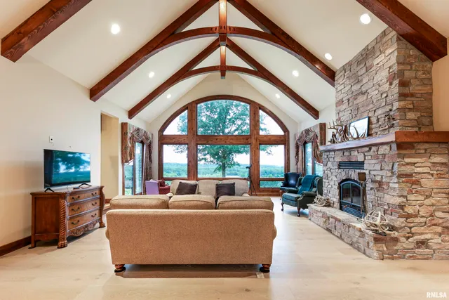 $1,395,000 | 1841 North 1400th Road, Dahinda, IL 61428