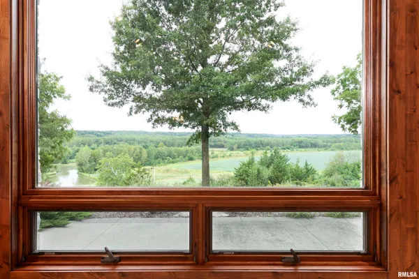 $1,395,000 | 1841 North 1400th Road, Dahinda, IL 61428