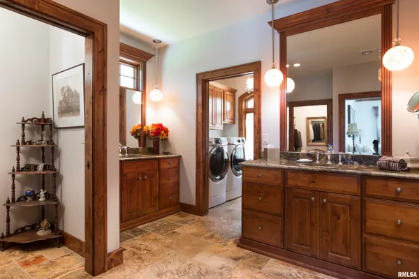 $1,395,000 | 1841 North 1400th Road, Dahinda, IL 61428