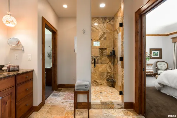 $1,395,000 | 1841 North 1400th Road, Dahinda, IL 61428
