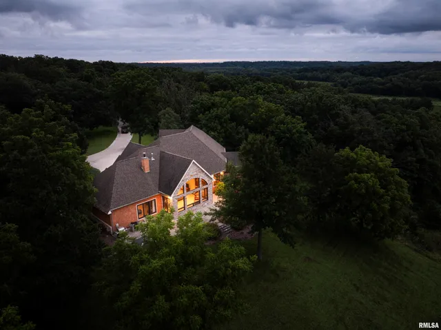 $1,395,000 | 1841 North 1400th Road, Dahinda, IL 61428