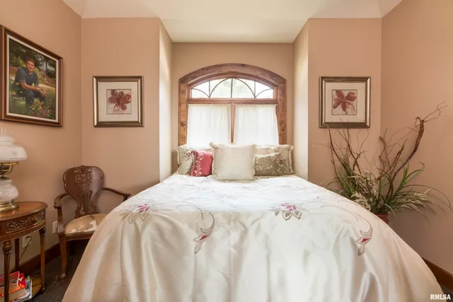 $1,395,000 | 1841 North 1400th Road, Dahinda, IL 61428