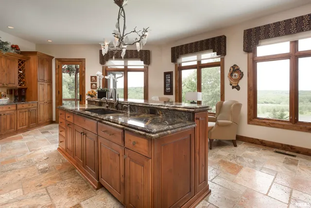 $1,395,000 | 1841 North 1400th Road, Dahinda, IL 61428