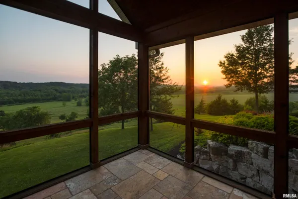 $1,395,000 | 1841 North 1400th Road, Dahinda, IL 61428