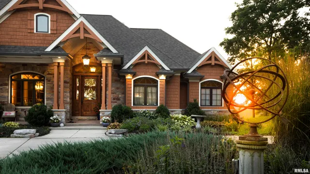 $1,395,000 | 1841 North 1400th Road, Dahinda, IL 61428