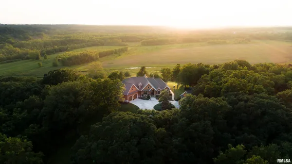 $1,395,000 | 1841 North 1400th Road, Dahinda, IL 61428