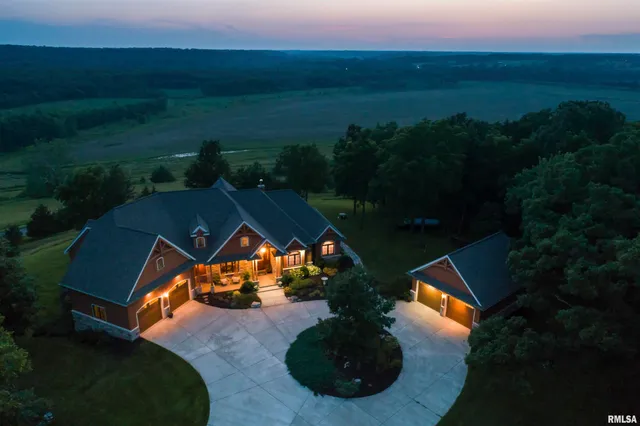 $1,395,000 | 1841 North 1400th Road, Dahinda, IL 61428