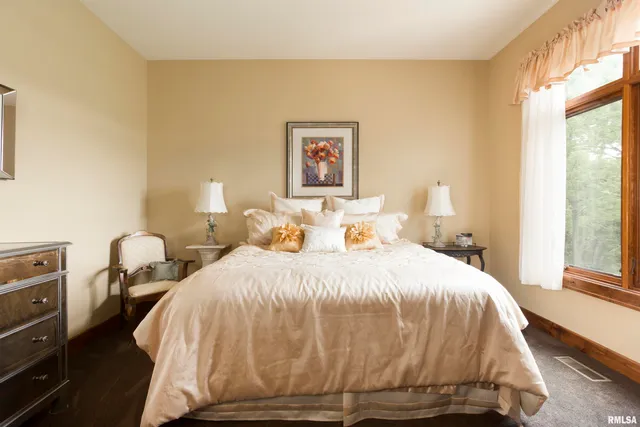 $1,395,000 | 1841 North 1400th Road, Dahinda, IL 61428