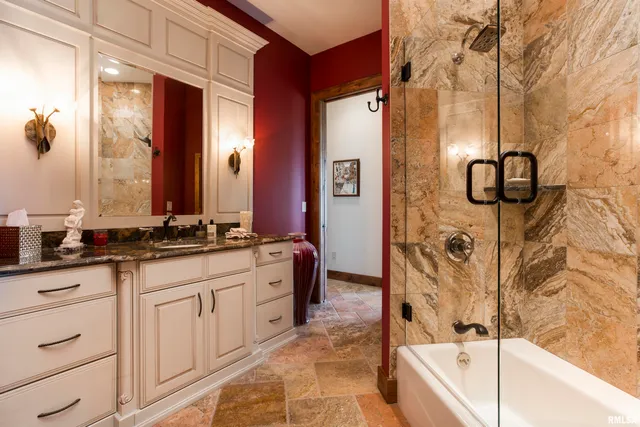 $1,395,000 | 1841 North 1400th Road, Dahinda, IL 61428