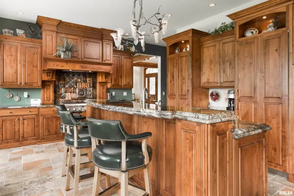 $1,395,000 | 1841 North 1400th Road, Dahinda, IL 61428