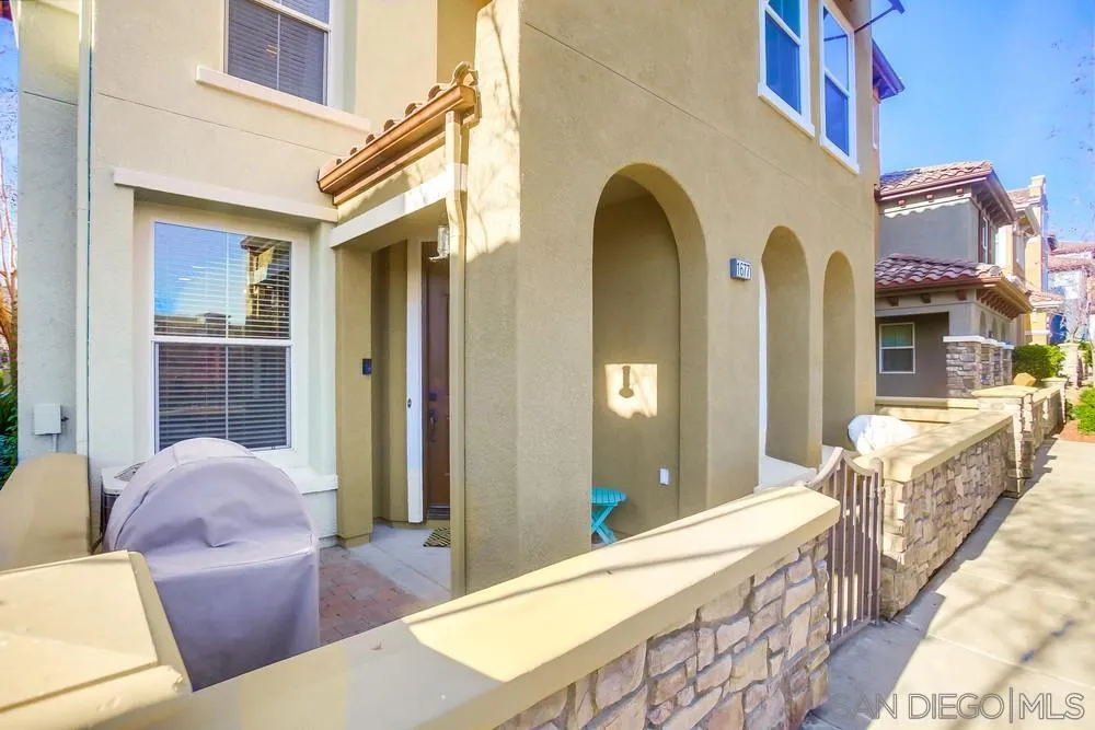1677 Avery Road San Marcos, CA 92078 - Photo 2 of 24 Gallery Image 2