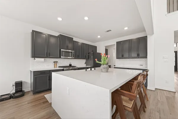 $3,200 | 2806 Tumlinson Drive, Fresno, TX 77545