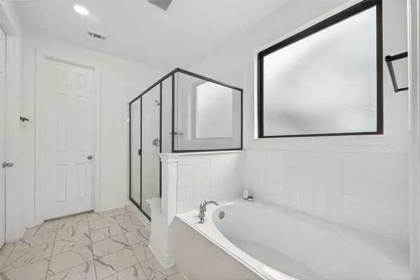 $3,200 | 2806 Tumlinson Drive, Fresno, TX 77545
