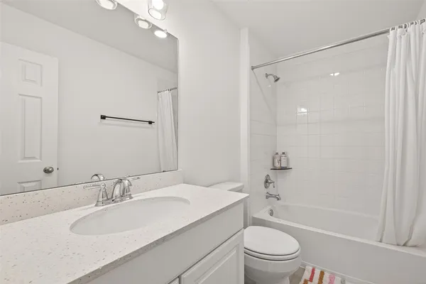 $3,200 | 2806 Tumlinson Drive, Fresno, TX 77545