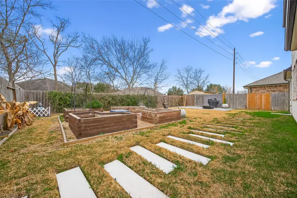 $3,200 | 2806 Tumlinson Drive, Fresno, TX 77545