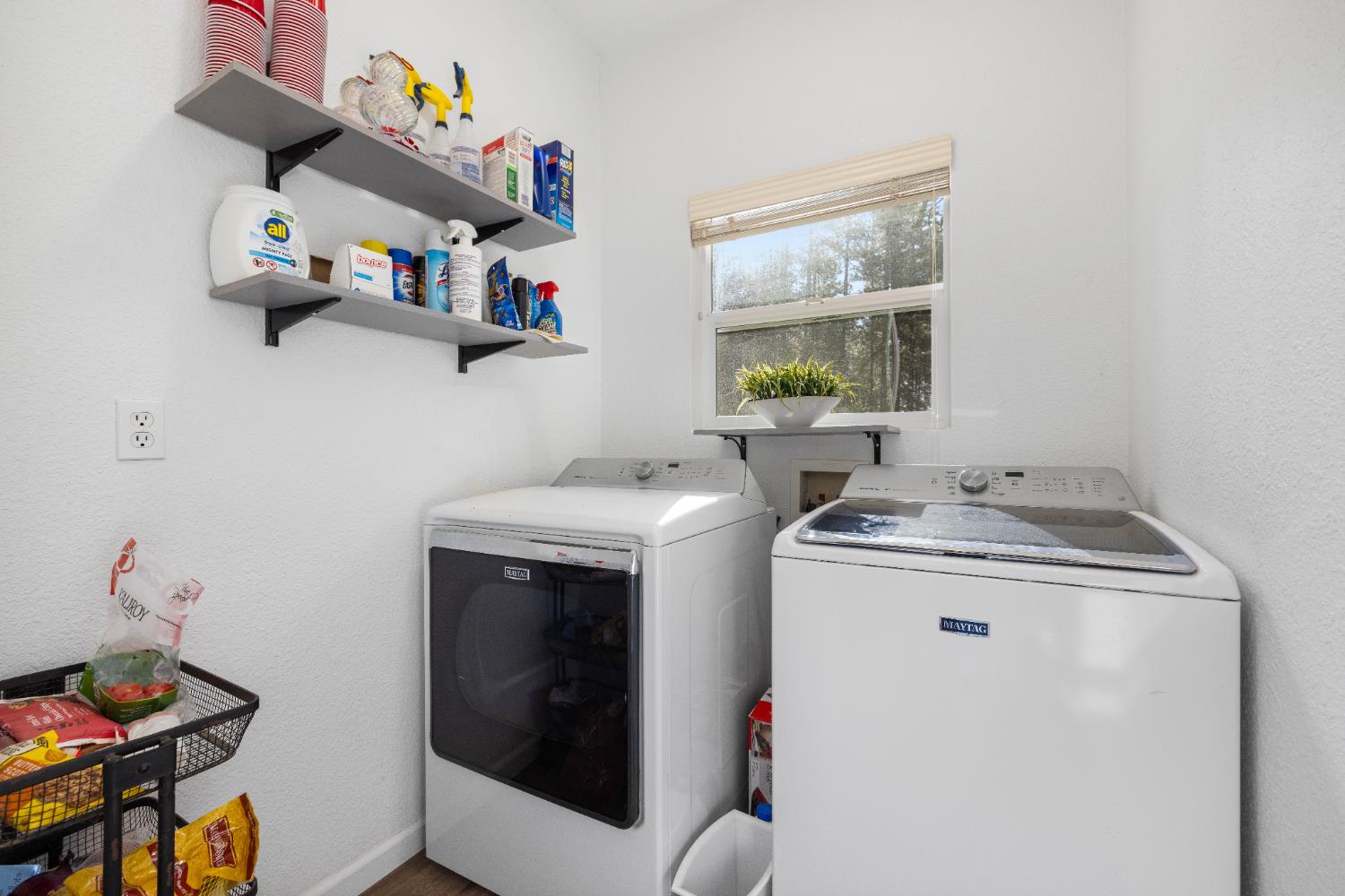 6843 Log Cabin Lane Placerville, CA 95667 - Photo 33 of 49 a utility room with dryer and washer
