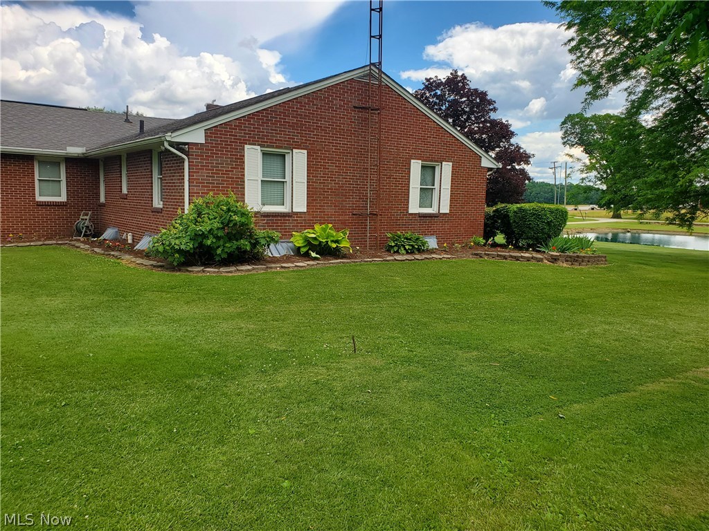 22250 Center Road Alliance, OH 44601 - Photo 4 of 32