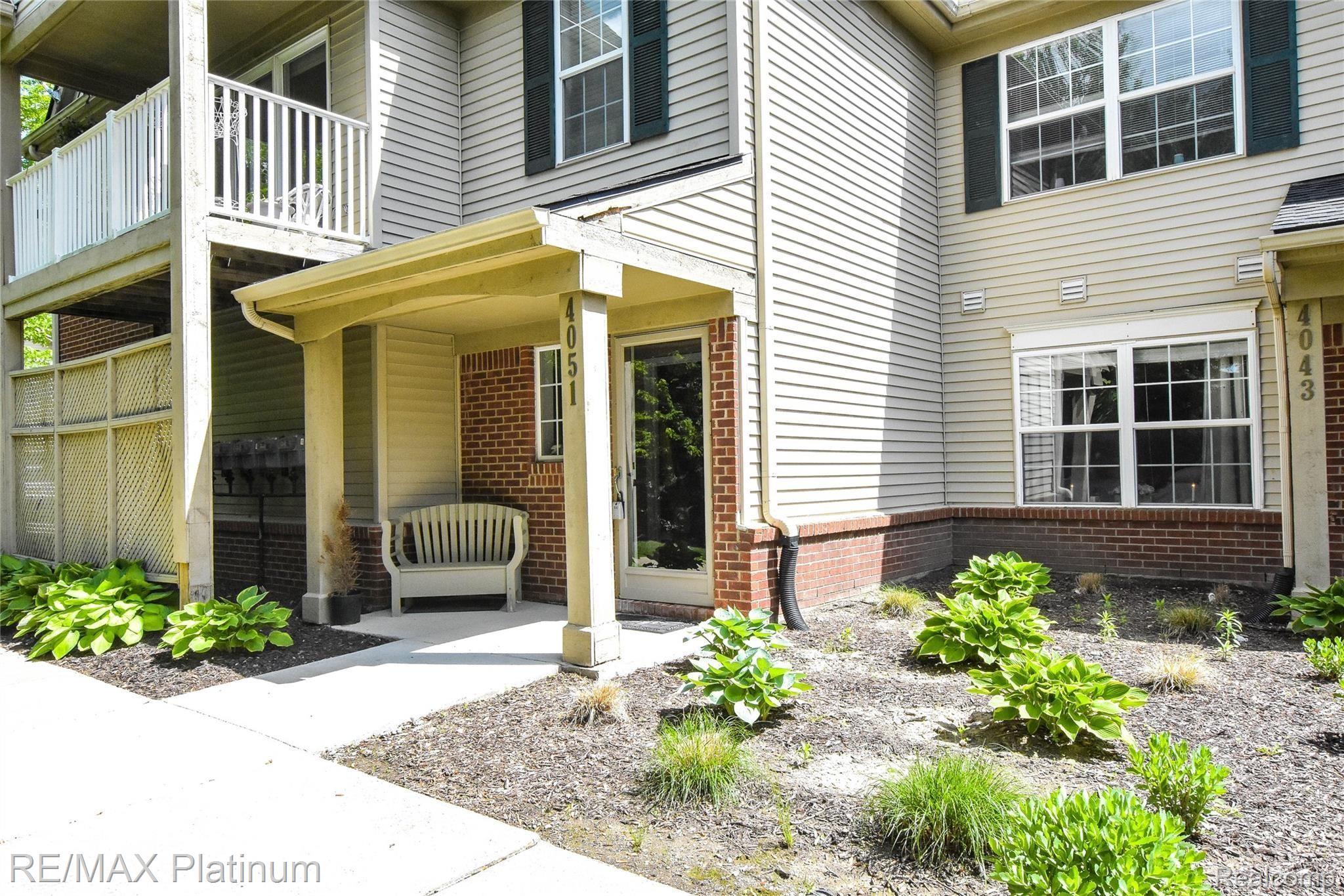 4051 Hampton Ridge Boulevard, Unit 7 Howell, MI 48843 - Photo 2 of 36 DSC_0741.jpg
