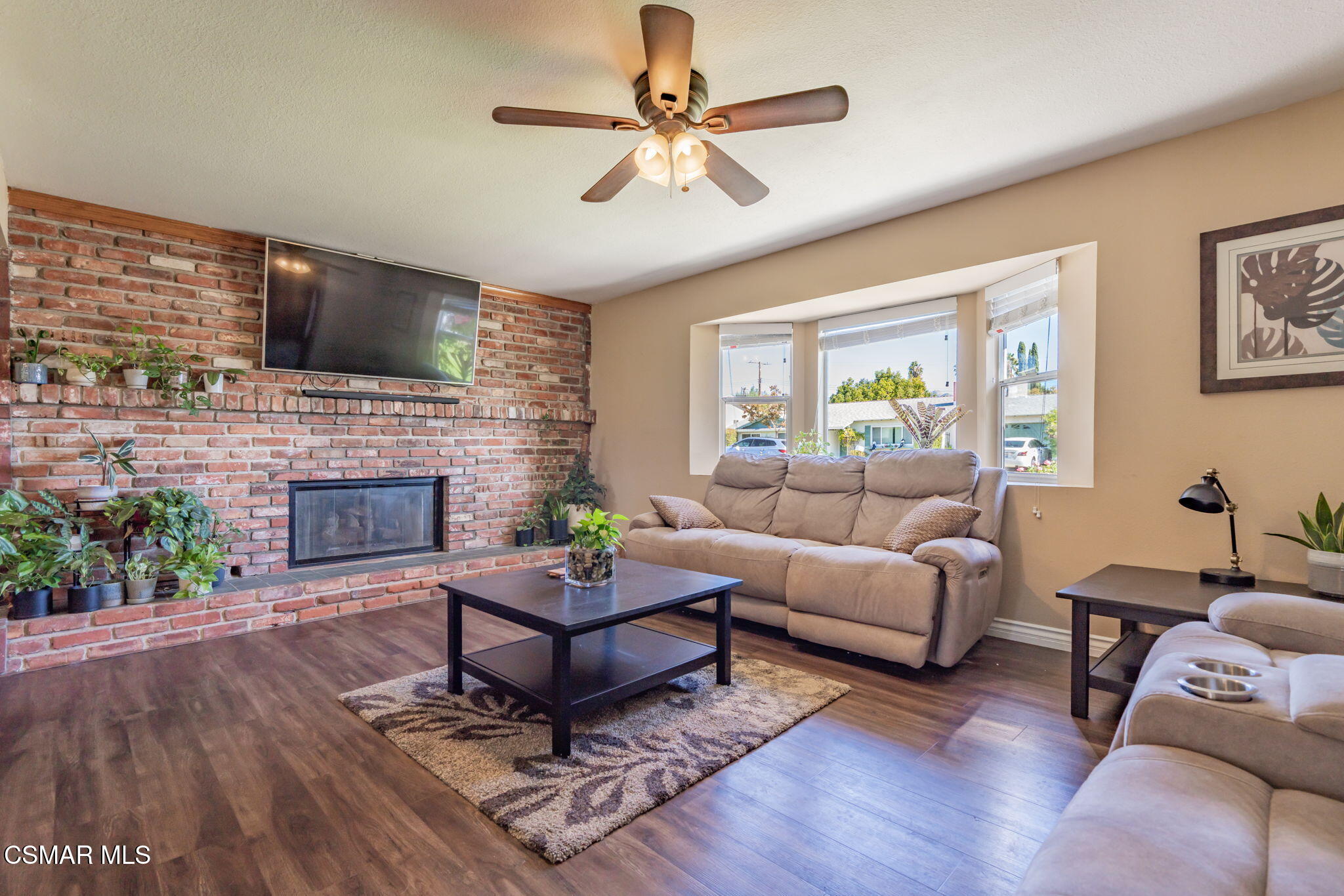 3239 Hamlin Avenue Simi Valley, CA 93063 - Photo 13 of 77 16-web-or-mls-_CK10239