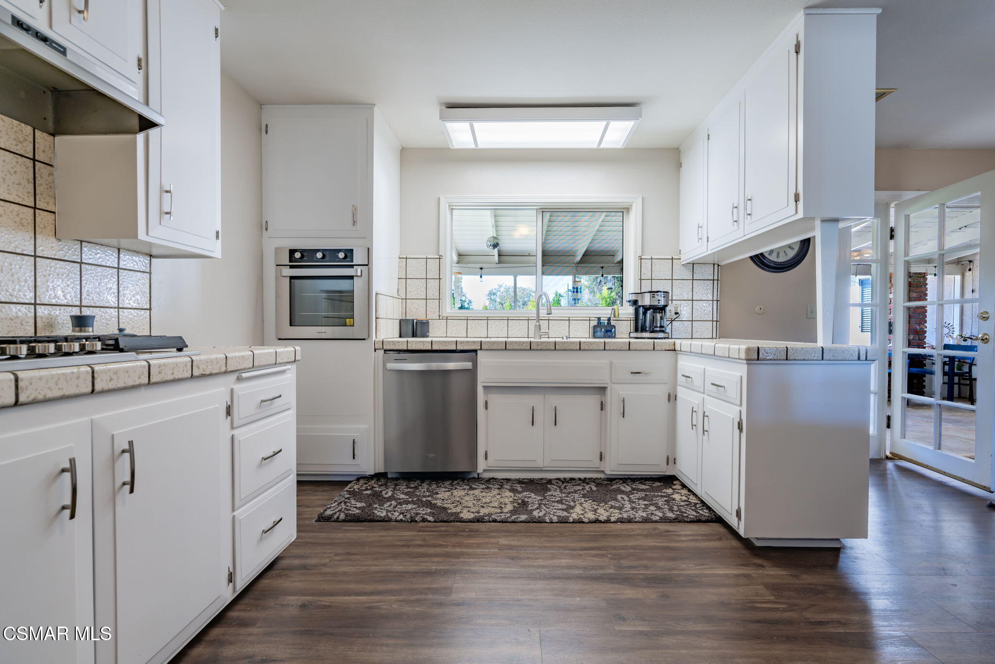 3239 Hamlin Avenue Simi Valley, CA 93063 - Photo 16 of 77 19-web-or-mls-_CK10206