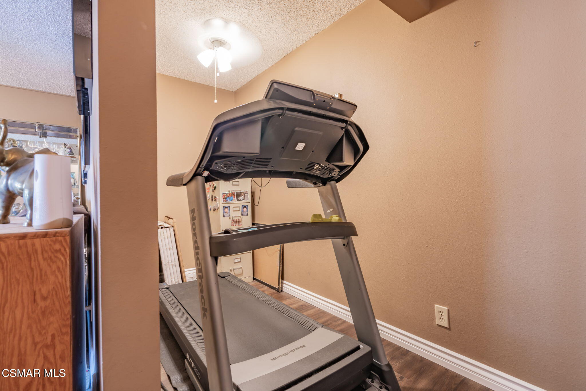 3239 Hamlin Avenue Simi Valley, CA 93063 - Photo 32 of 77 35-web-or-mls-_CK10262